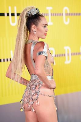 Cause Baby Now We Got Bad Hair. Miley Cyrus at the VMAs 2015