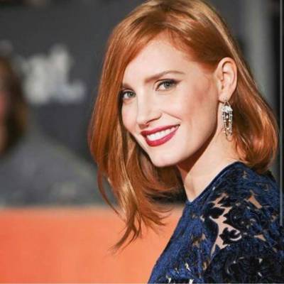 Hairstyle of the Moment. The Hot Celebrity “It-girl” Cut! A-line Bob.